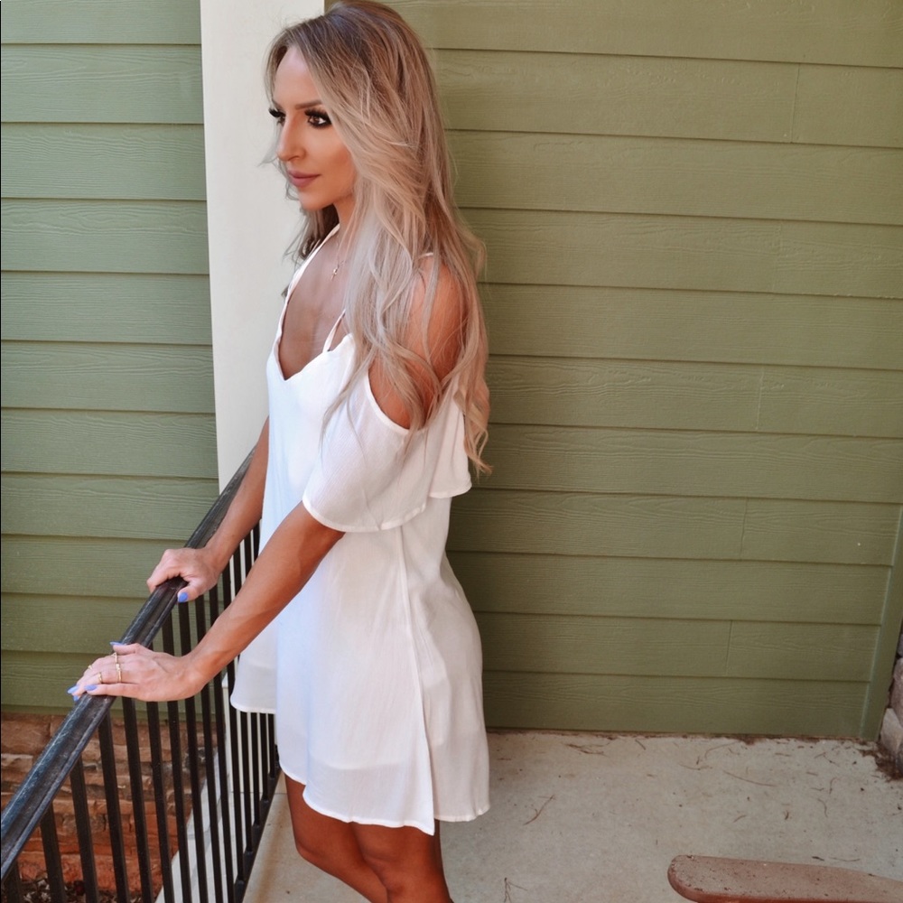Detailed Back White Dress - Picture 4 of 4